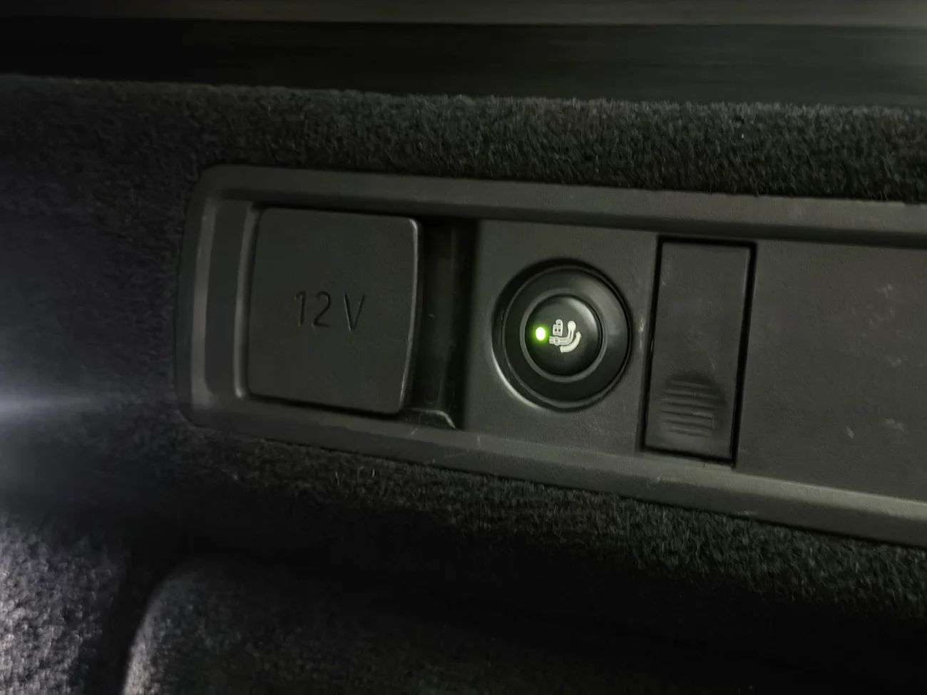 BMW X5 xDrive40d M Sport Drag Pano Värmare 360° HUD B&W 340hk – bild 34 av 36
