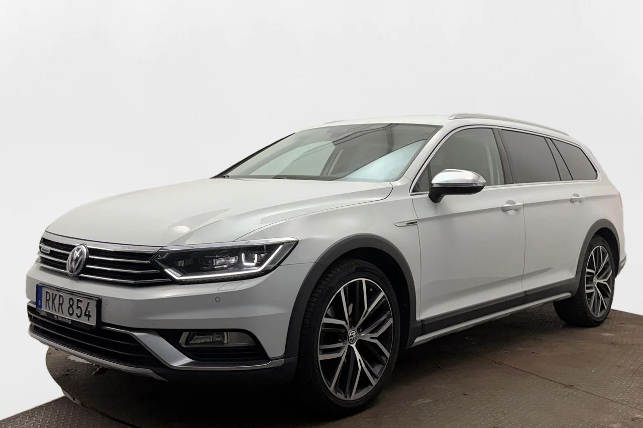Volkswagen Passat Alltrack 2.0 4M Executive Drag Cockpit Läder Kamera Värmare