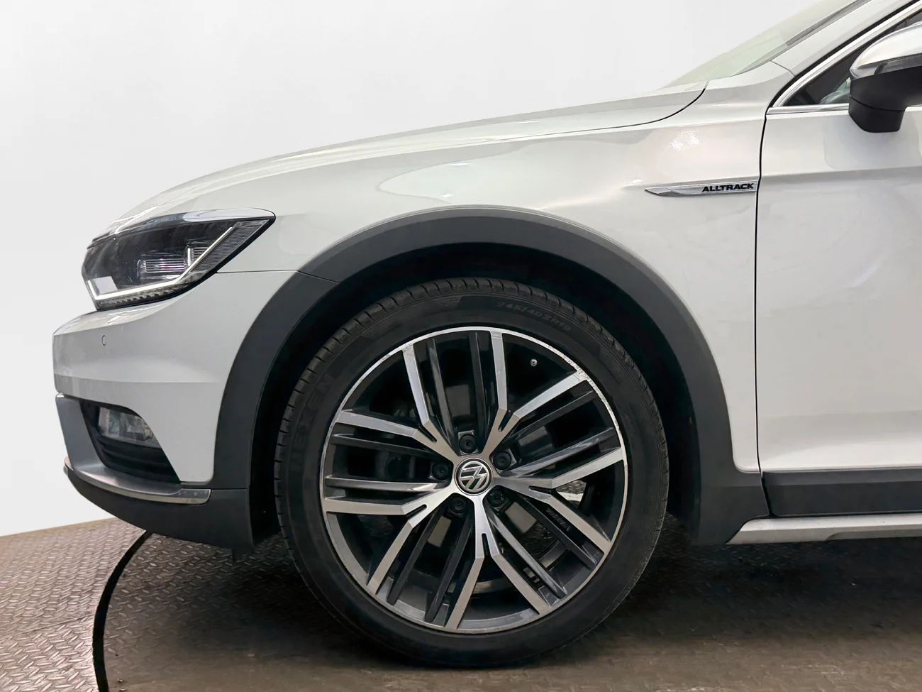 Volkswagen Passat Alltrack 2.0 4M Executive Drag Cockpit Läder Kamera Värmare – bild 9 av 35