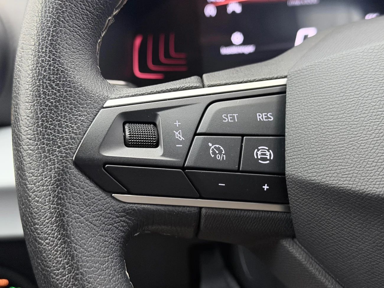 SEAT Ibiza 1.0 TGI CNG Vision+ Kamera P-Sens Cockpit MOMS – bild 17 av 24