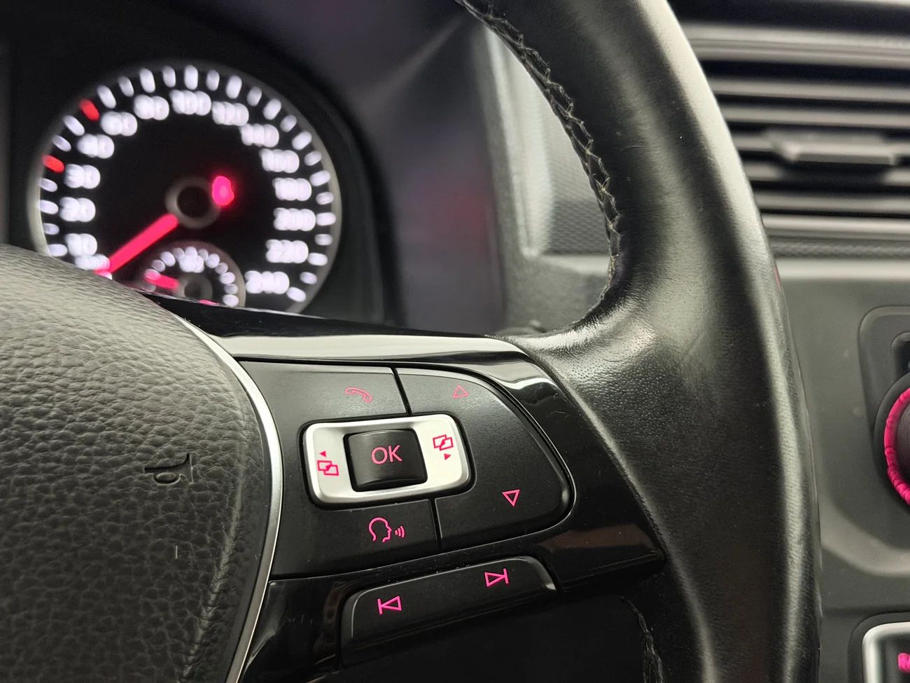 Volkswagen Caddy Maxi 2.0 TDI 4Motion Drag Inredd Värmare LED-ramp 122hk – bild 19 av 26