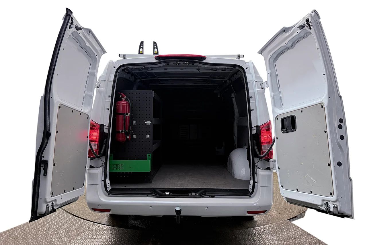 Mercedez-Benz Vito 116 CDI 2.8t L3 Extra Lång Drag Inredd Navigation Kamera Läder 3-sits – bild 7 av 27