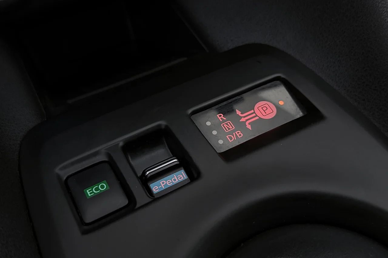 Nissan Leaf 40 kWh Acenta Navi Värmare Rattvärme 150hk – bild 28 av 31