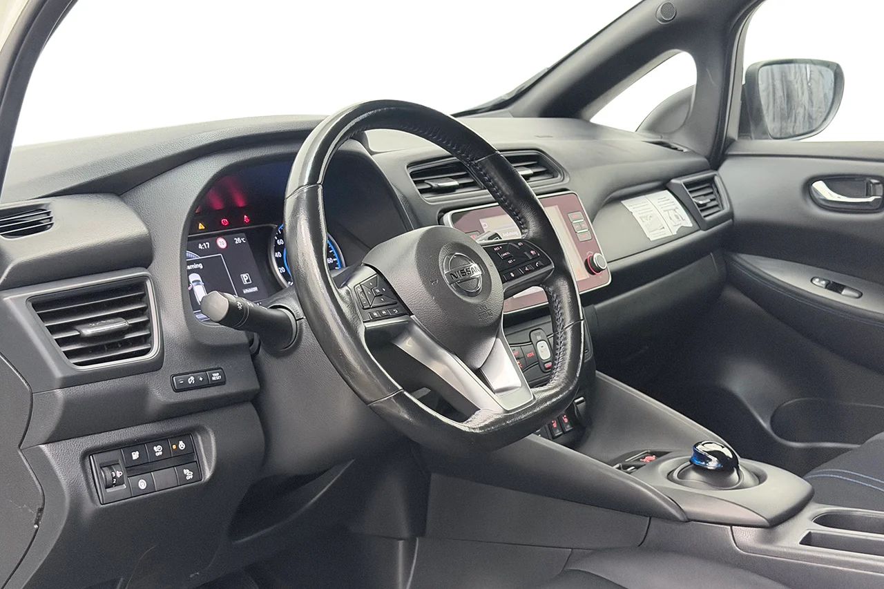 Nissan Leaf 40 kWh Acenta Navi Värmare Rattvärme 150hk – bild 13 av 31