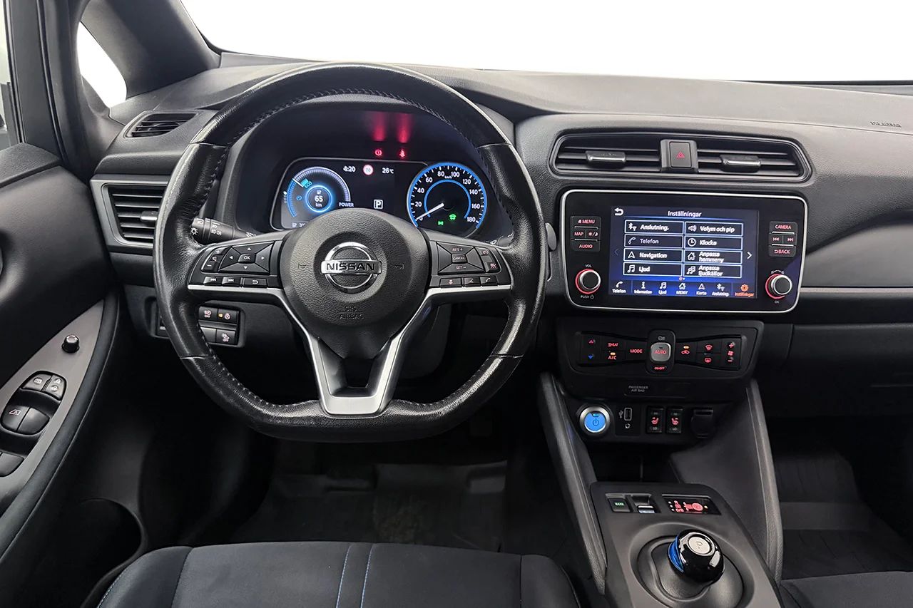 Nissan Leaf 40 kWh Acenta Navi Värmare Rattvärme 150hk – bild 18 av 31