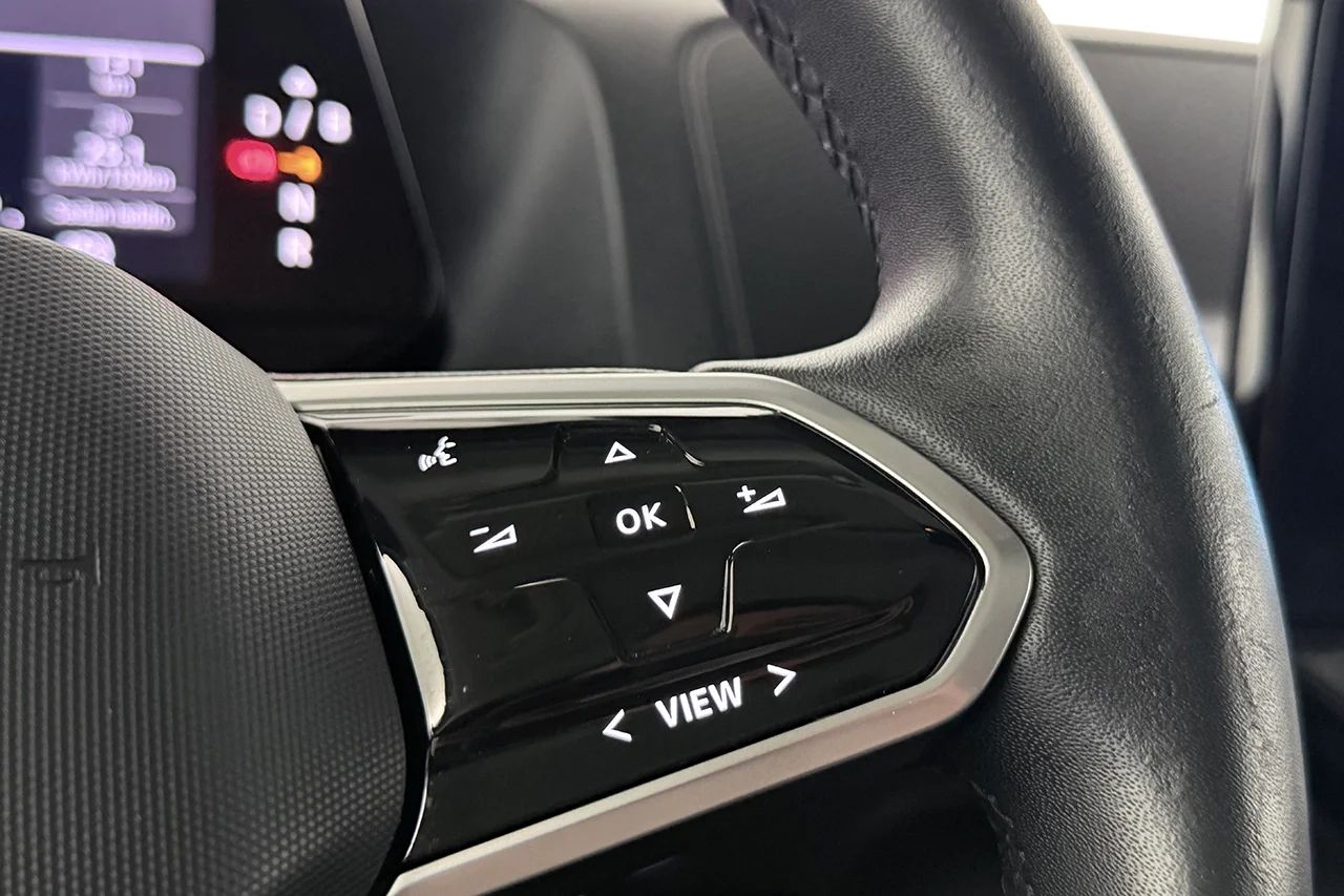 Volkswagen ID. Buzz Cargo 82 kWh Drag 3-sits Värmare Cockpit AppConnect 204hk – bild 16 av 33