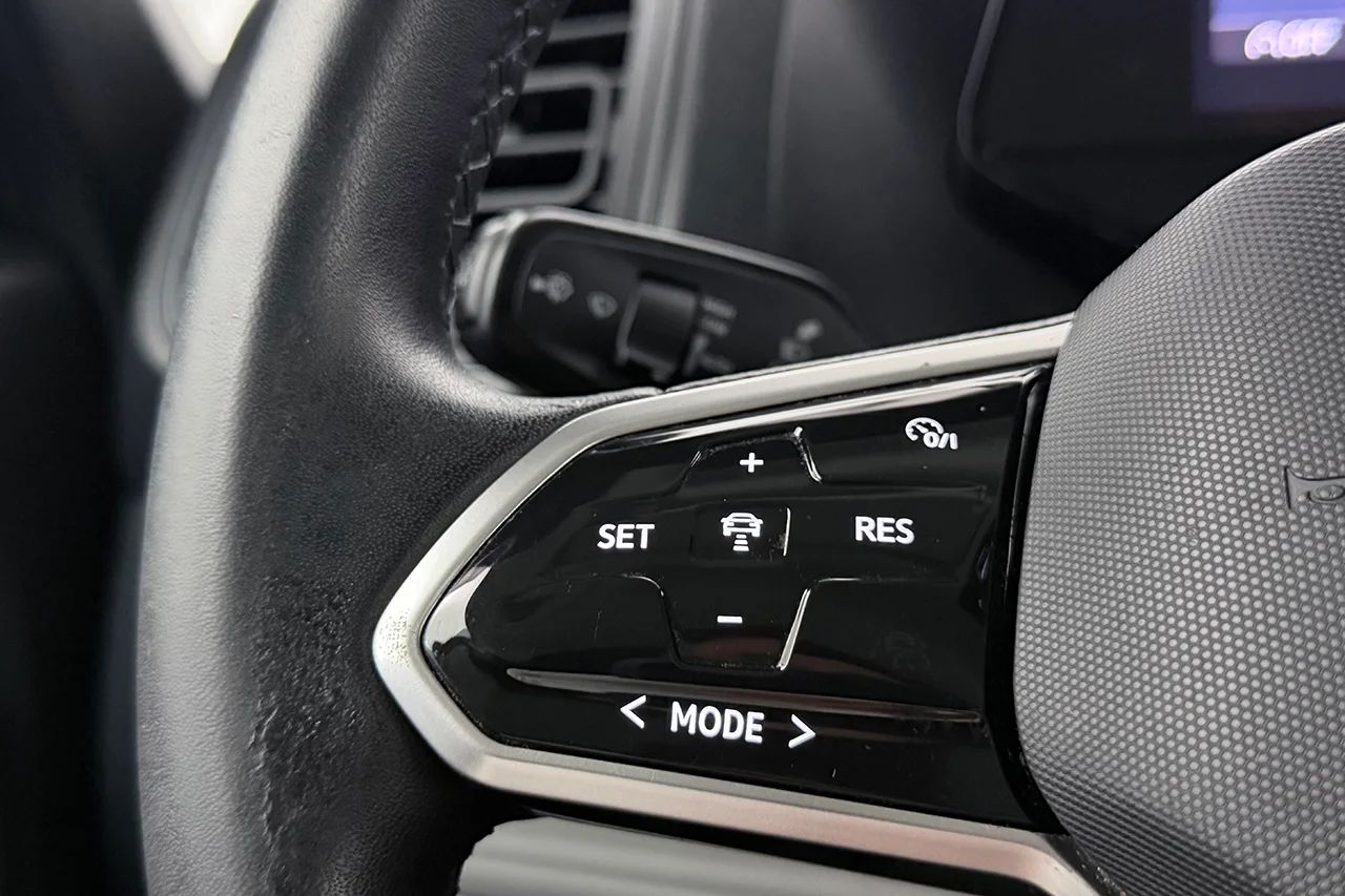 Volkswagen ID. Buzz Cargo 82 kWh Drag 3-sits Värmare Cockpit AppConnect 204hk – bild 15 av 33