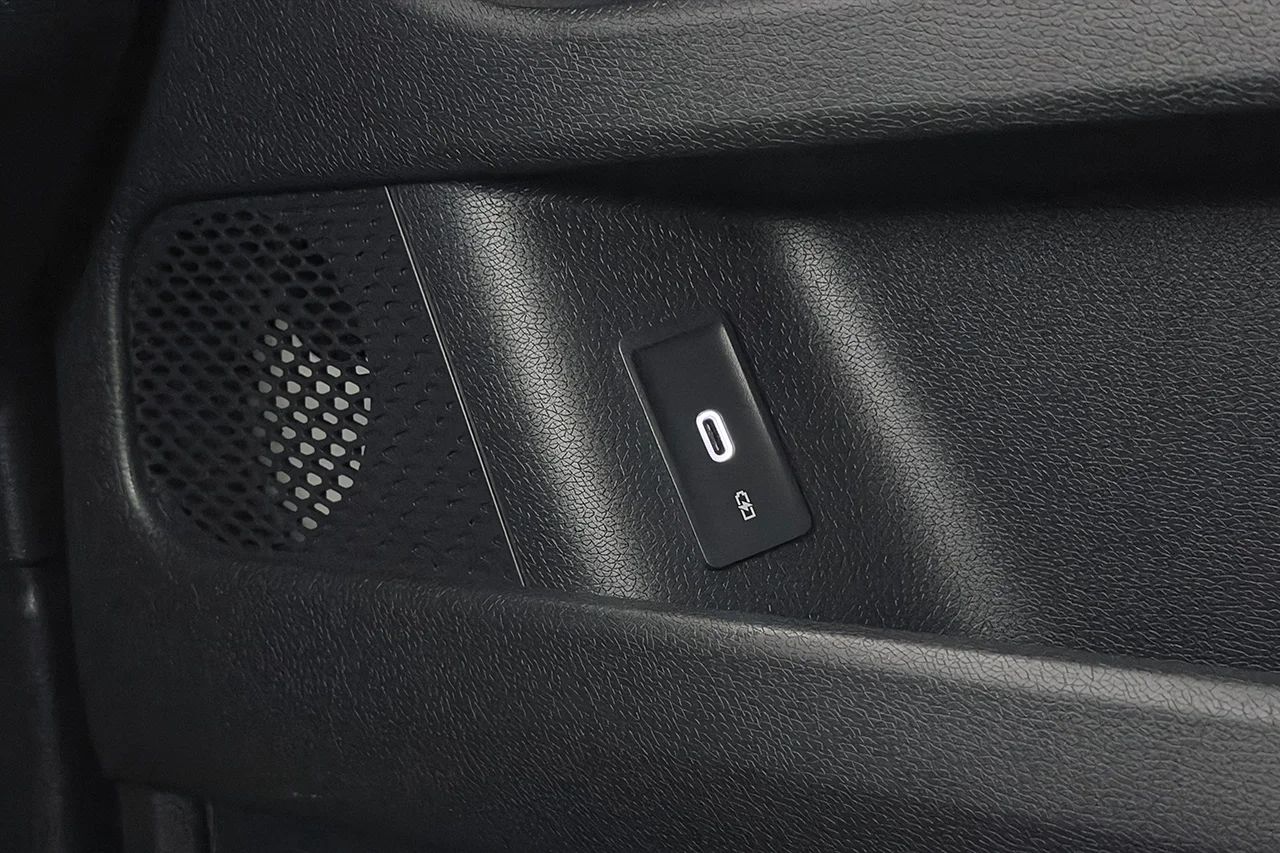 Volkswagen ID. Buzz Cargo 82 kWh Drag 3-sits Värmare Cockpit AppConnect 204hk – bild 29 av 33