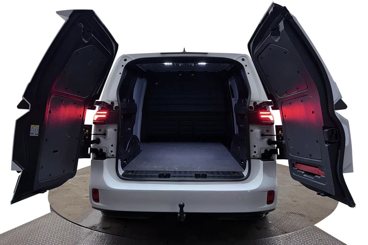 Volkswagen ID. Buzz Cargo 82 kWh Drag 3-sits Värmare Cockpit AppConnect 204hk – bild 7 av 33