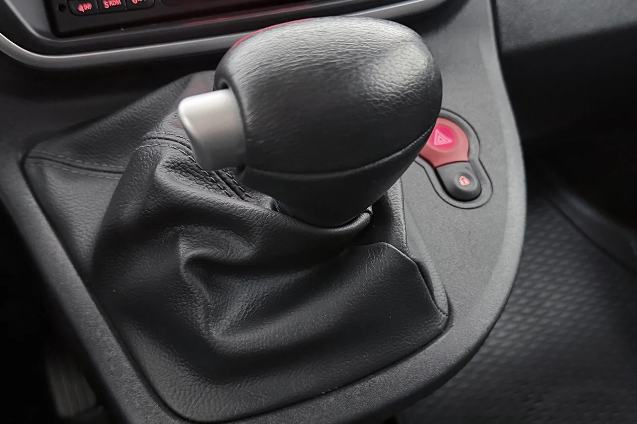 Renault Kangoo ZE Maxi 33 kWh Köpt batteri Inredd Värmare P-Sens MOMS – bild 19 av 22