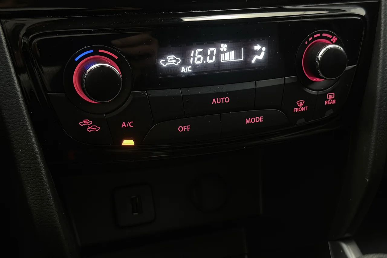 Suzuki Vitara Hybrid CNG AllGrip Select Kamera P-Sens Värmare 126hk – bild 22 av 28
