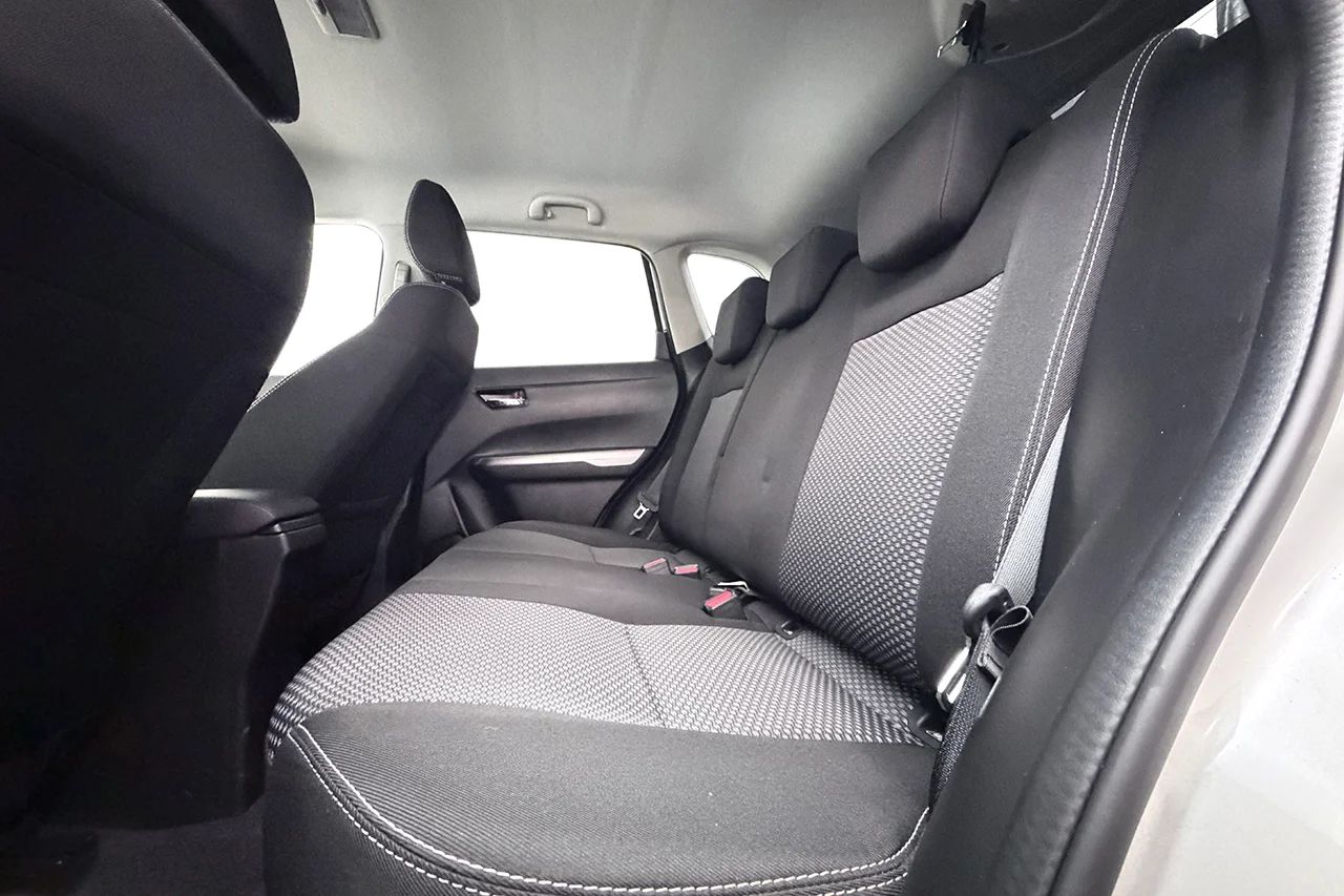 Suzuki Vitara Hybrid CNG AllGrip Select Kamera P-Sens Värmare 126hk – bild 13 av 28