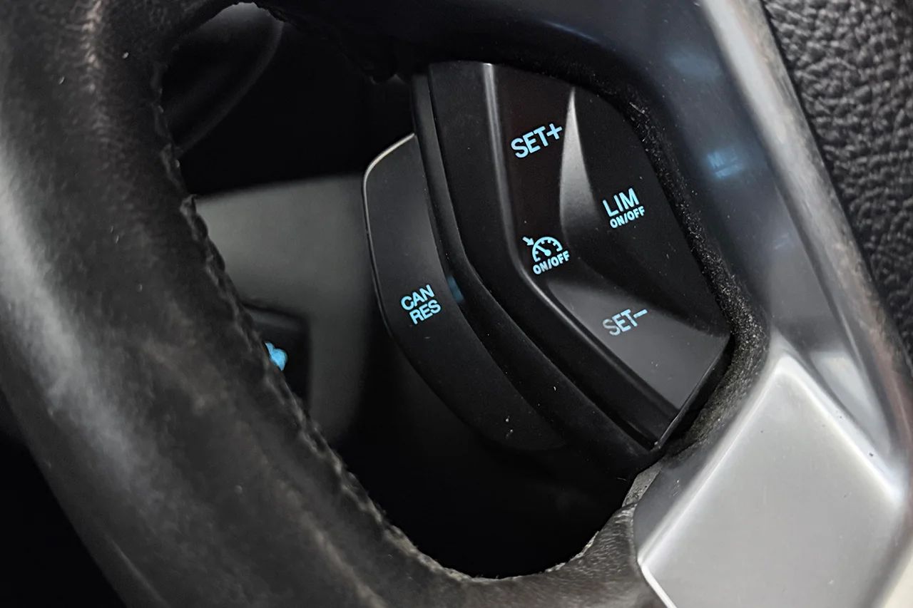 Ford Transit Connect 220 1.5 Aut 3-sits Drag Kamera PDC LM-fälg MOMS 100hk – bild 18 av 26