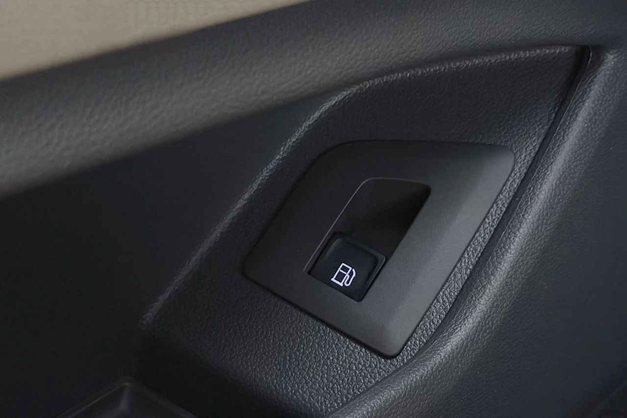 Volkswagen Multivan eHybrid 1.4 TSI 7-sits Drag Kamera Värmare MOMS 218hk – bild 35 av 39