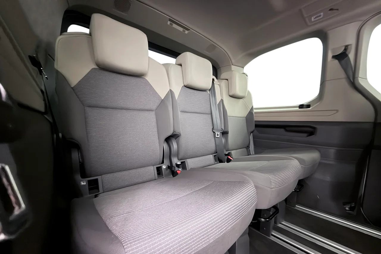 Volkswagen Multivan eHybrid 1.4 TSI 7-sits Drag Kamera Värmare MOMS 218hk – bild 17 av 39