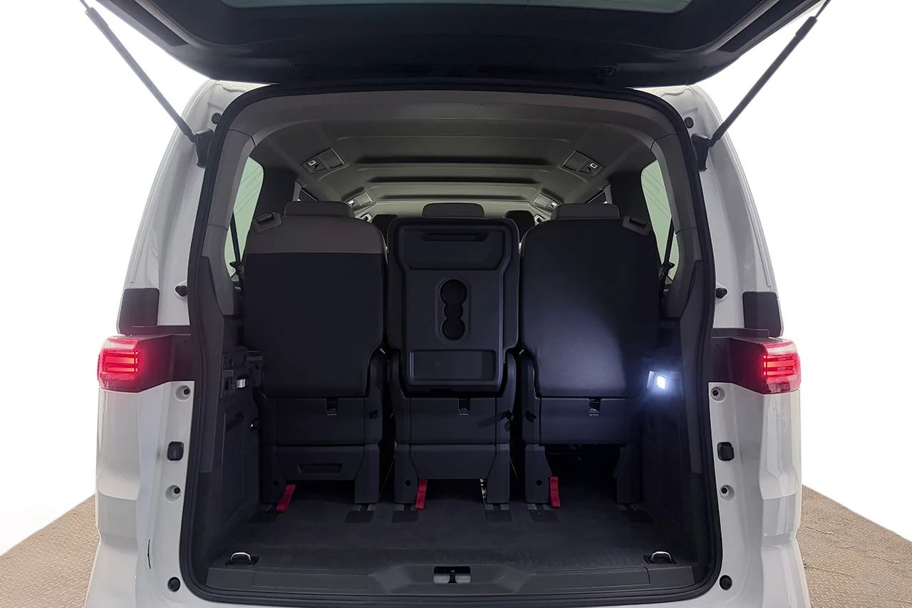 Volkswagen Multivan eHybrid 1.4 TSI 7-sits Drag Kamera Värmare MOMS 218hk – bild 36 av 39