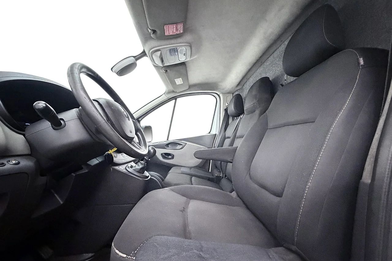 Renault Trafic 2.9t Drag Värmare Inredd 3-sits MOMS – bild 12 av 20