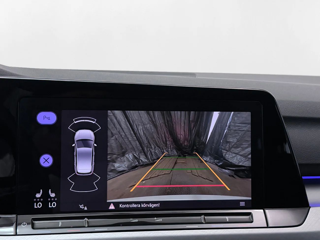 Volkswagen Golf 1.5 TGI Aut CNG Cockpit Kamera P-Sens AdaptivFH Värmare – bild 20 av 33