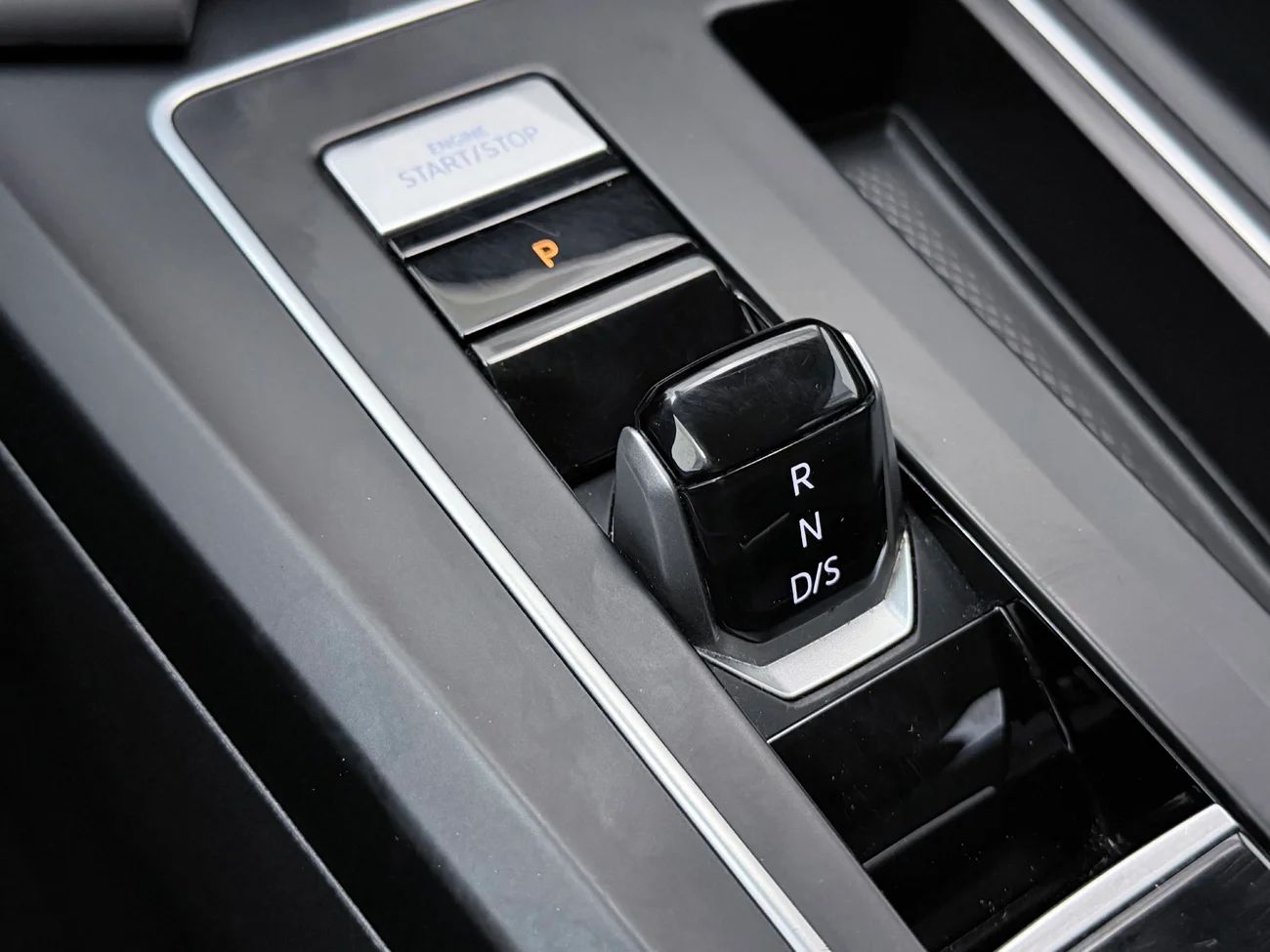 Volkswagen Golf 1.5 TGI Aut CNG Cockpit Kamera P-Sens AdaptivFH Värmare – bild 29 av 33