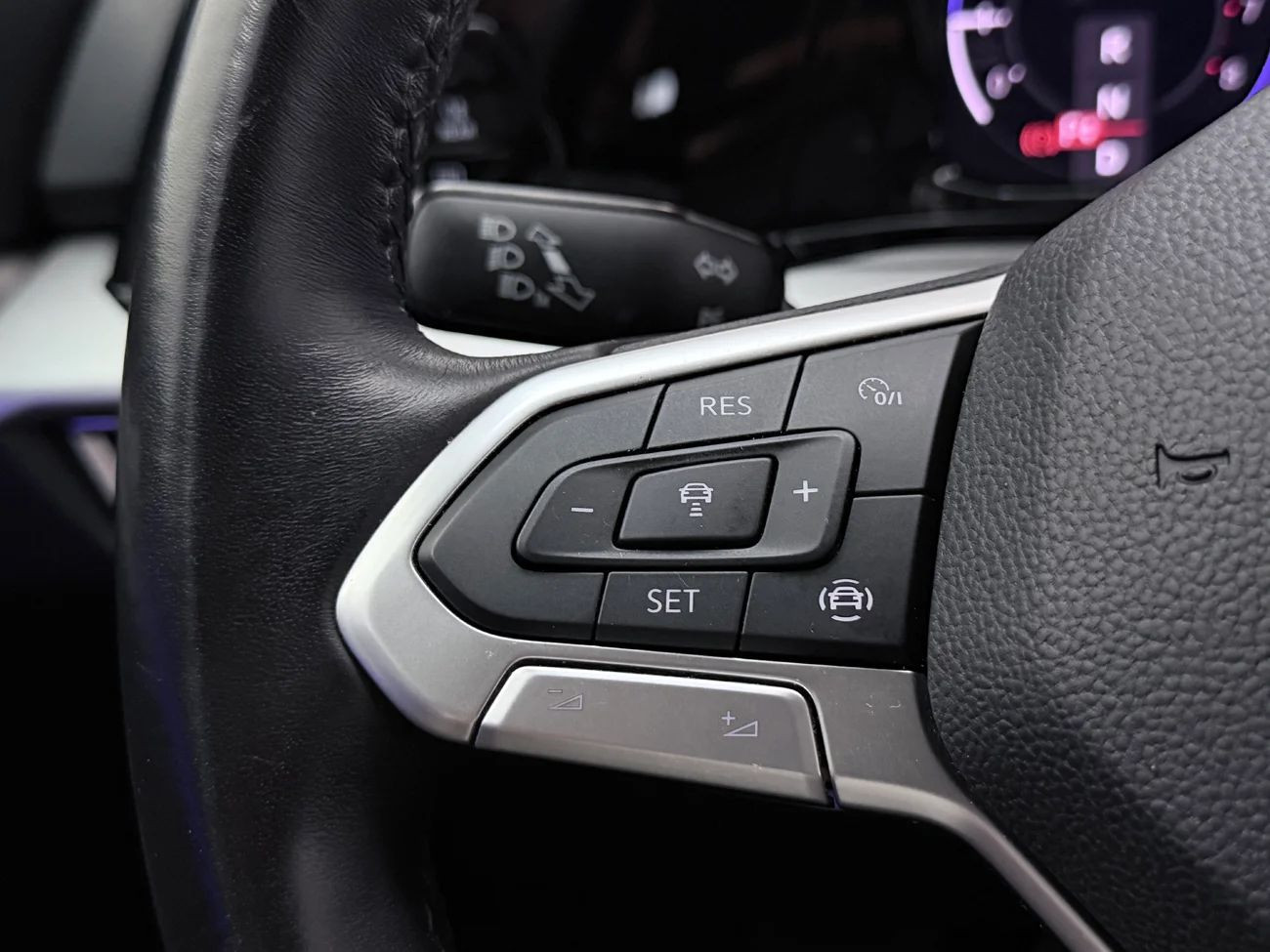 Volkswagen Golf 1.5 TGI Aut CNG Cockpit Kamera P-Sens AdaptivFH Värmare – bild 18 av 33