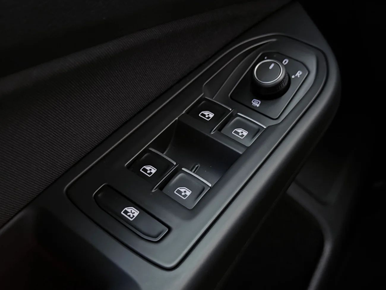 Volkswagen Golf 1.5 TGI Aut CNG Cockpit Kamera P-Sens AdaptivFH Värmare – bild 32 av 33