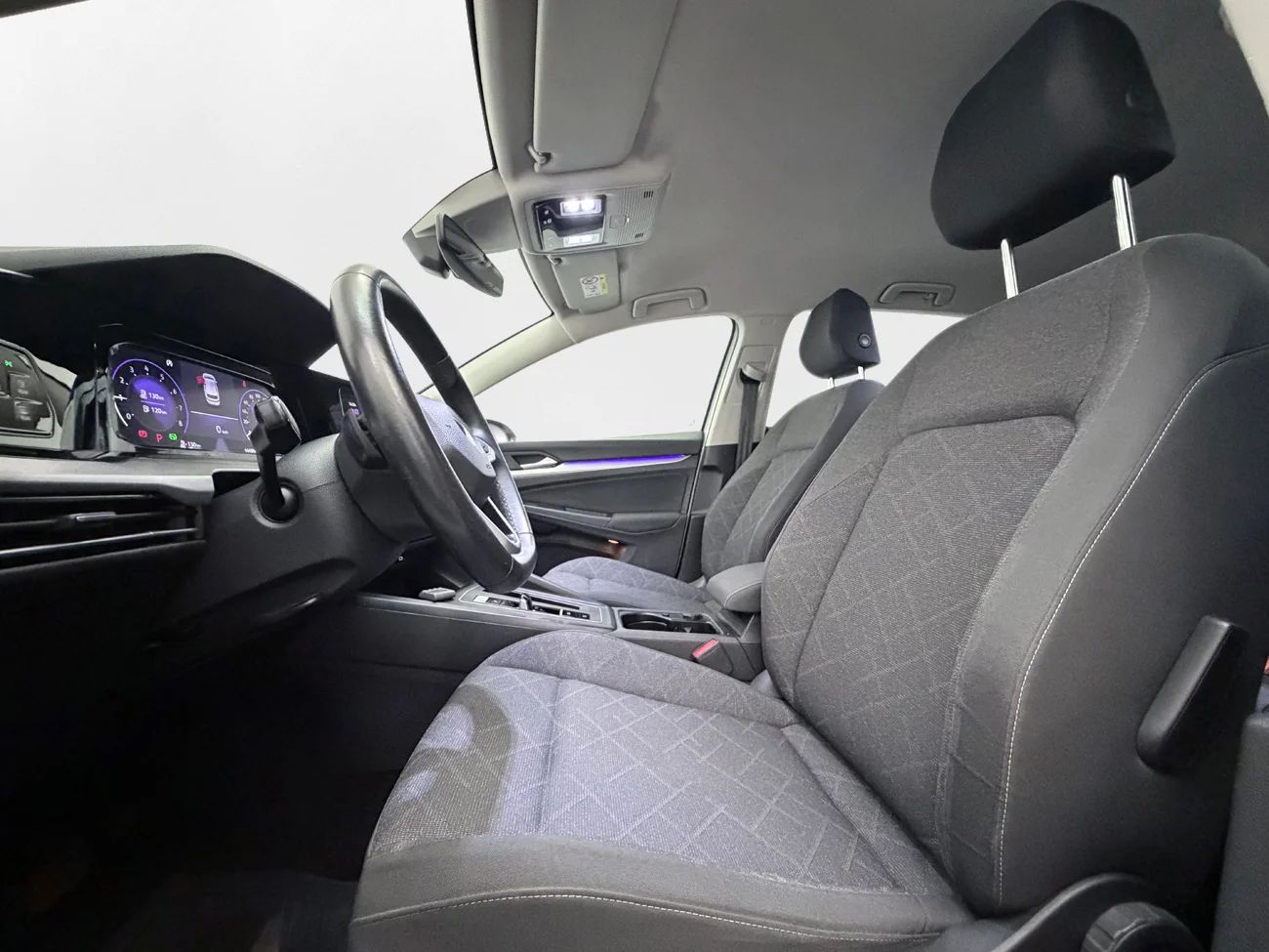 Volkswagen Golf 1.5 TGI Aut CNG Cockpit Kamera P-Sens AdaptivFH Värmare – bild 11 av 33