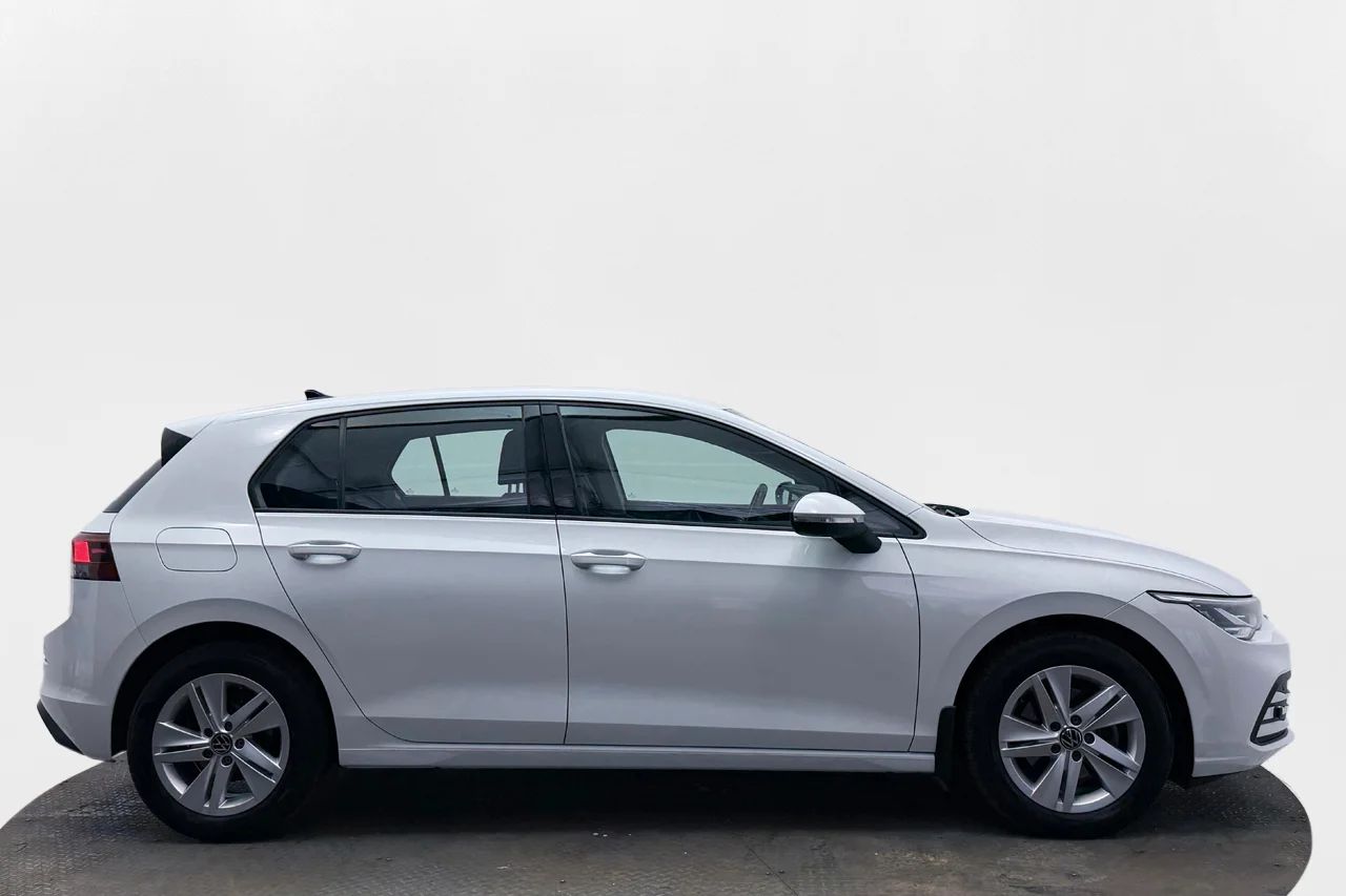 Volkswagen Golf 1.5 TGI Aut CNG Cockpit Kamera P-Sens AdaptivFH Värmare – bild 4 av 33