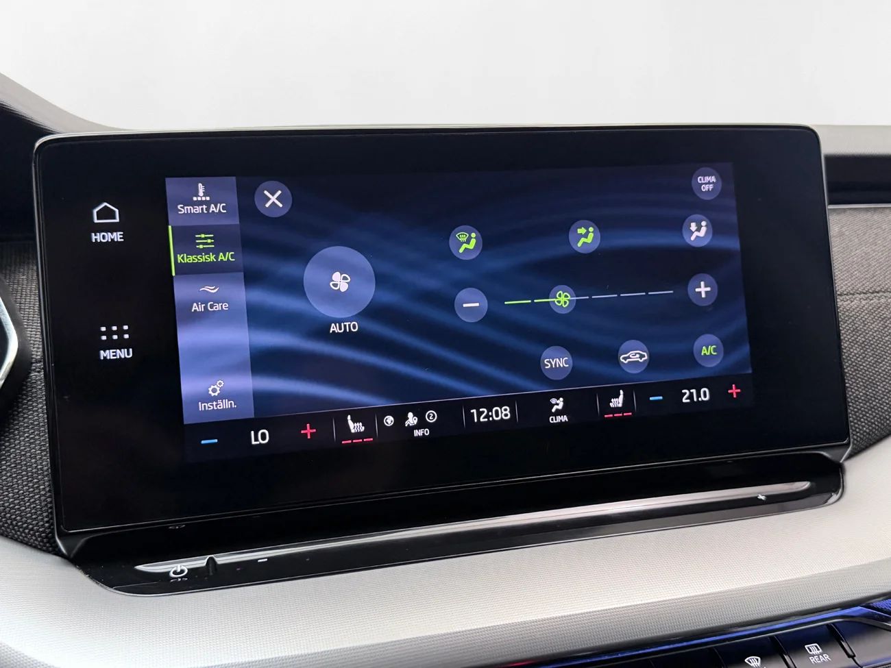 Skoda Octavia Scout 2.0 TDI 4x4 Drag Cockpit Kamera Värmare LED-ramp MOMS 200hk – bild 22 av 33
