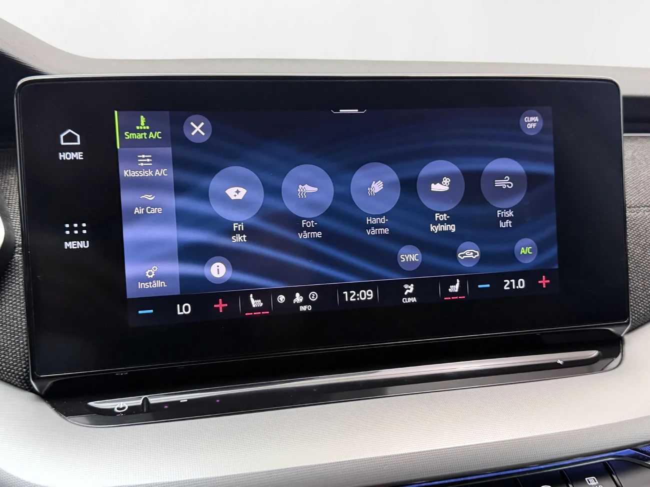 Skoda Octavia Scout 2.0 TDI 4x4 Drag Cockpit Kamera Värmare LED-ramp MOMS 200hk – bild 23 av 33