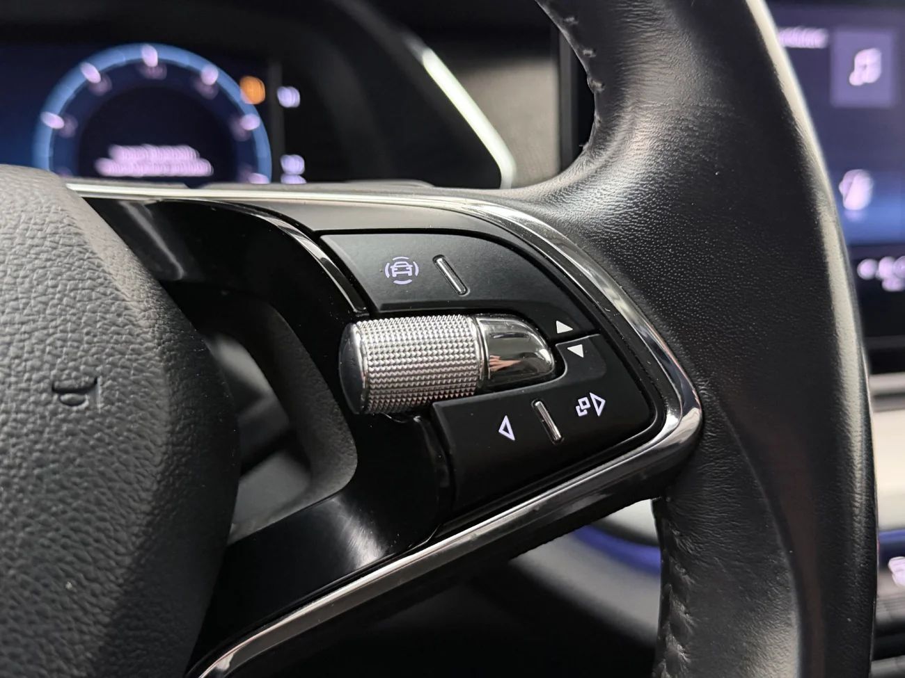 Skoda Octavia Scout 2.0 TDI 4x4 Drag Cockpit Kamera Värmare LED-ramp MOMS 200hk – bild 18 av 33