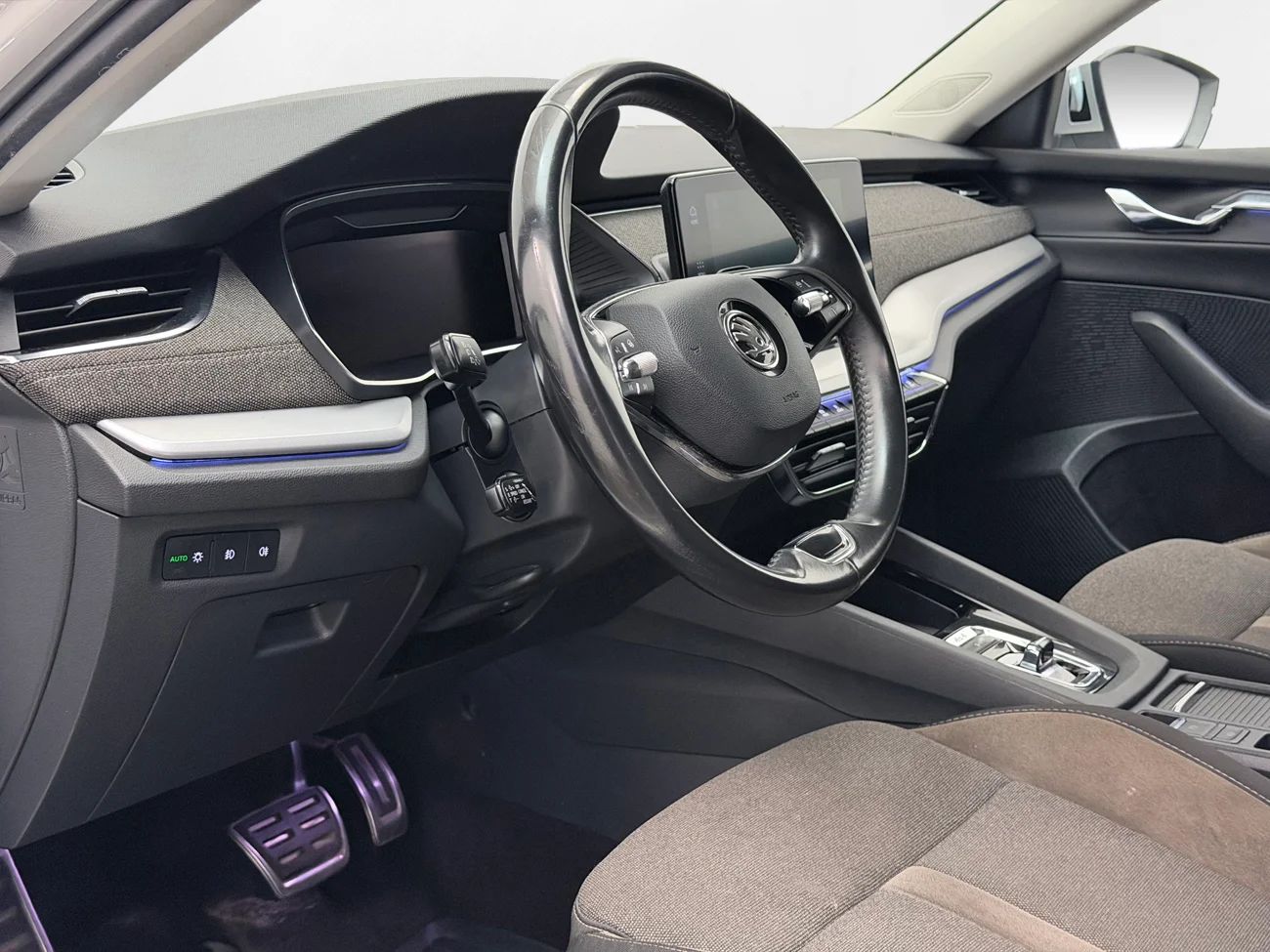 Skoda Octavia Scout 2.0 TDI 4x4 Drag Cockpit Kamera Värmare LED-ramp MOMS 200hk – bild 12 av 33