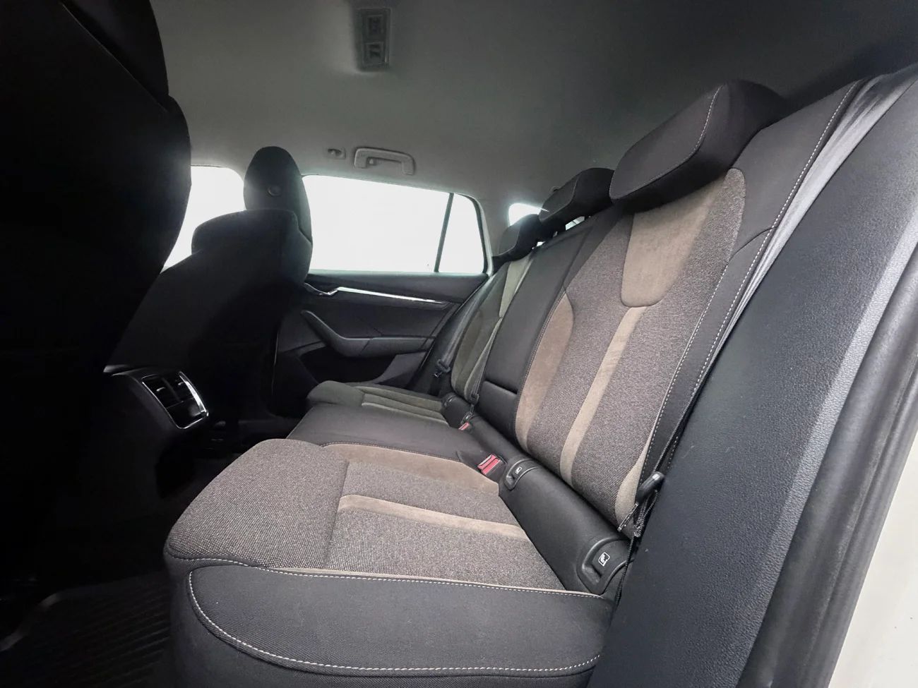 Skoda Octavia Scout 2.0 TDI 4x4 Drag Cockpit Kamera Värmare LED-ramp MOMS 200hk – bild 13 av 33
