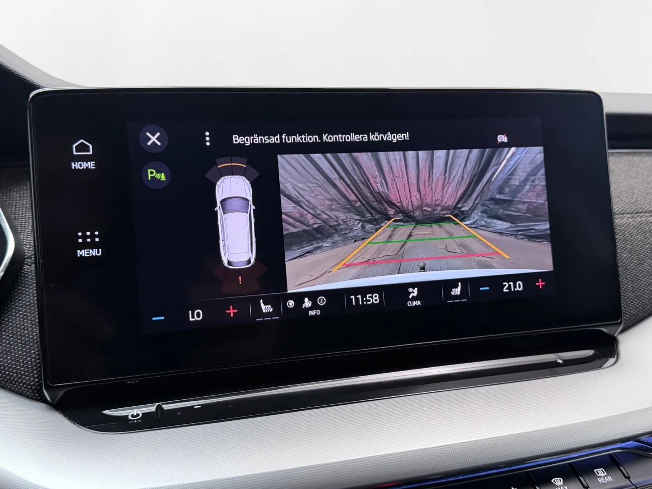 Skoda Octavia Scout 2.0 TDI 4x4 Drag Cockpit Kamera Värmare LED-ramp MOMS 200hk – bild 19 av 33