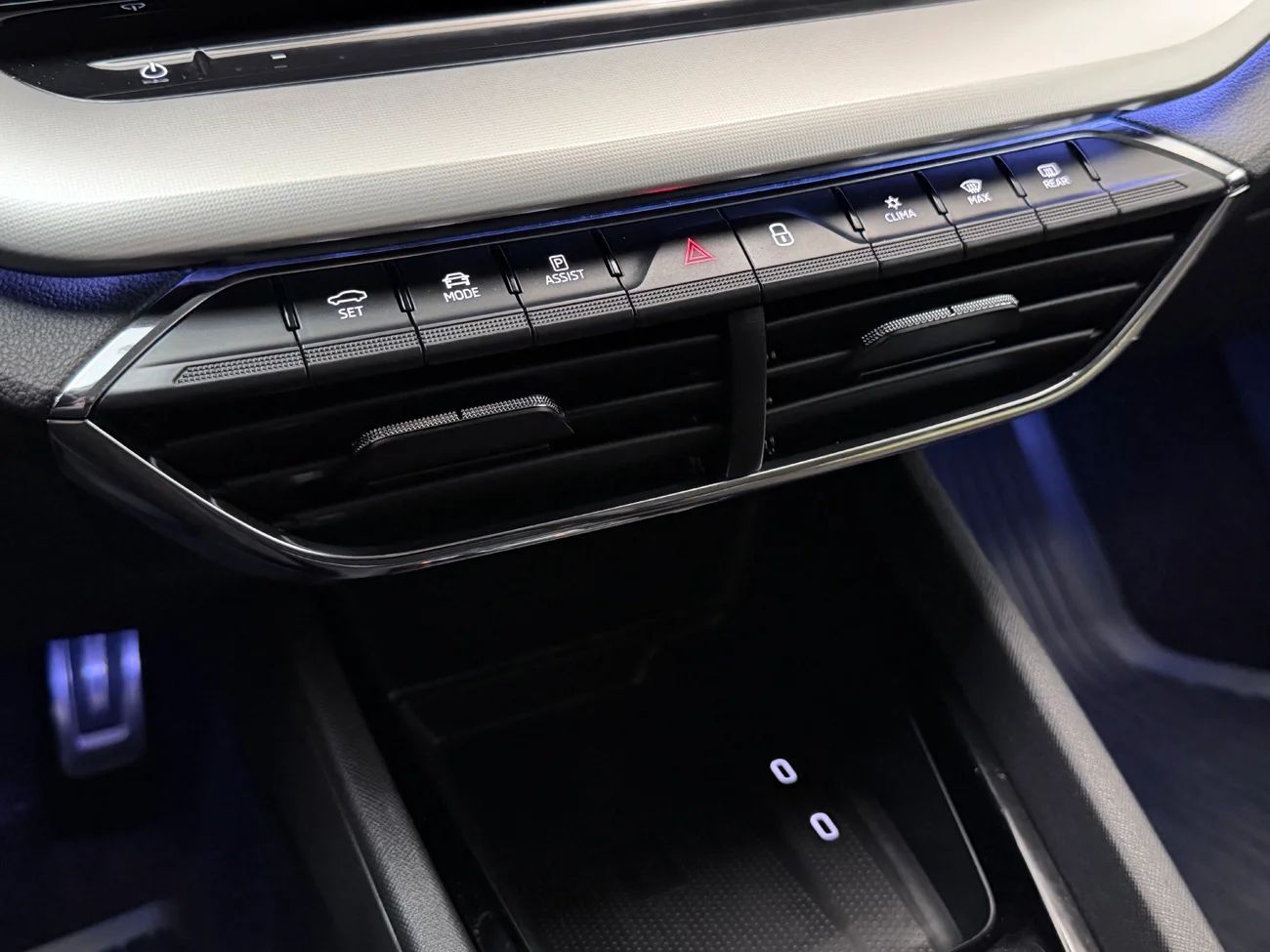 Skoda Octavia Scout 2.0 TDI 4x4 Drag Cockpit Kamera Värmare LED-ramp MOMS 200hk – bild 27 av 33