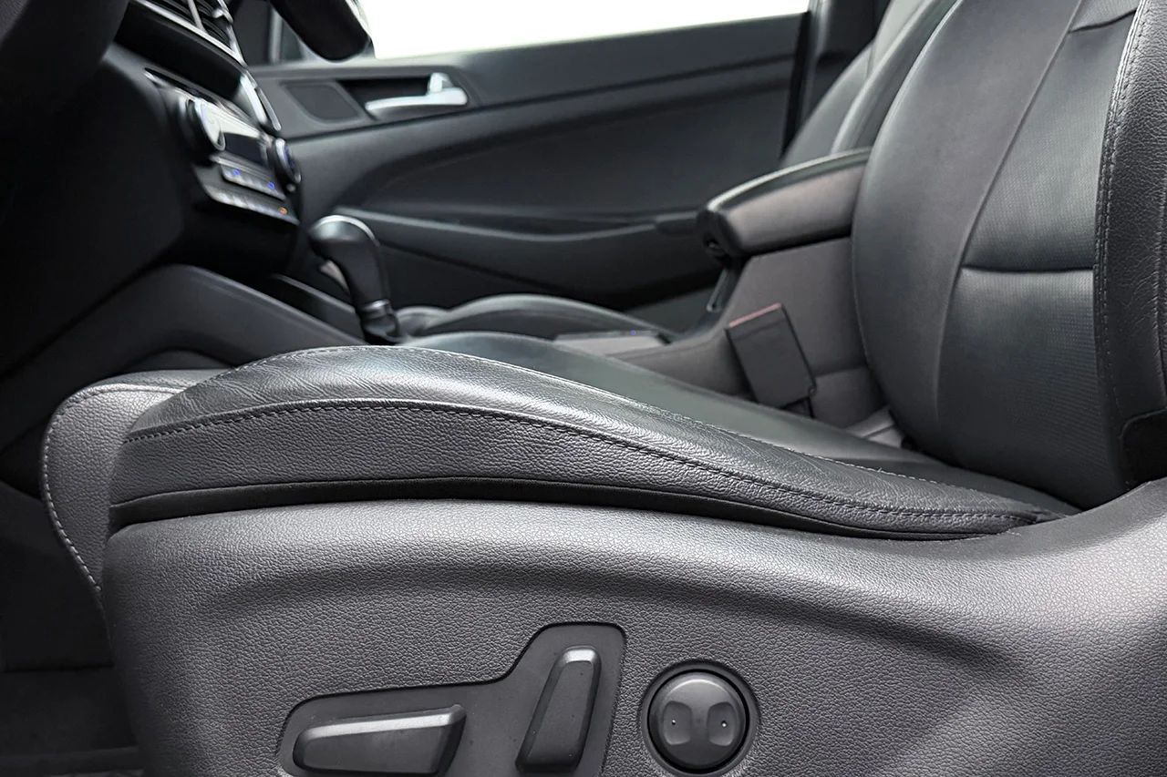 Hyundai Tucson 1.6 T-GDI 4WD Premium Pano Läder 360° Navi KRELL 177hk – bild 16 av 31
