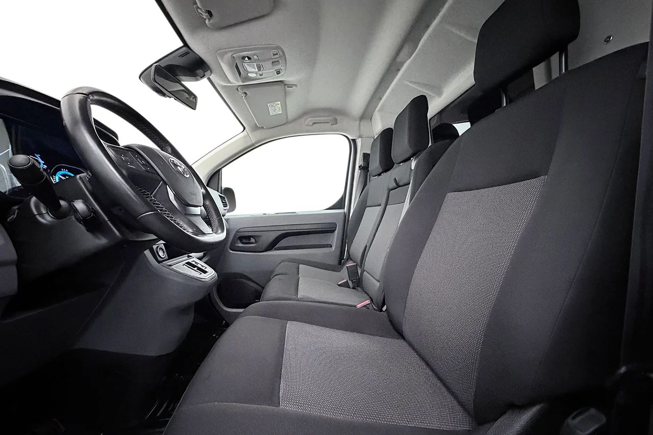 Toyota Proace Electric 75 kWh L2 Drag 2xSidodörr 3sits Navi MOMS – bild 11 av 26