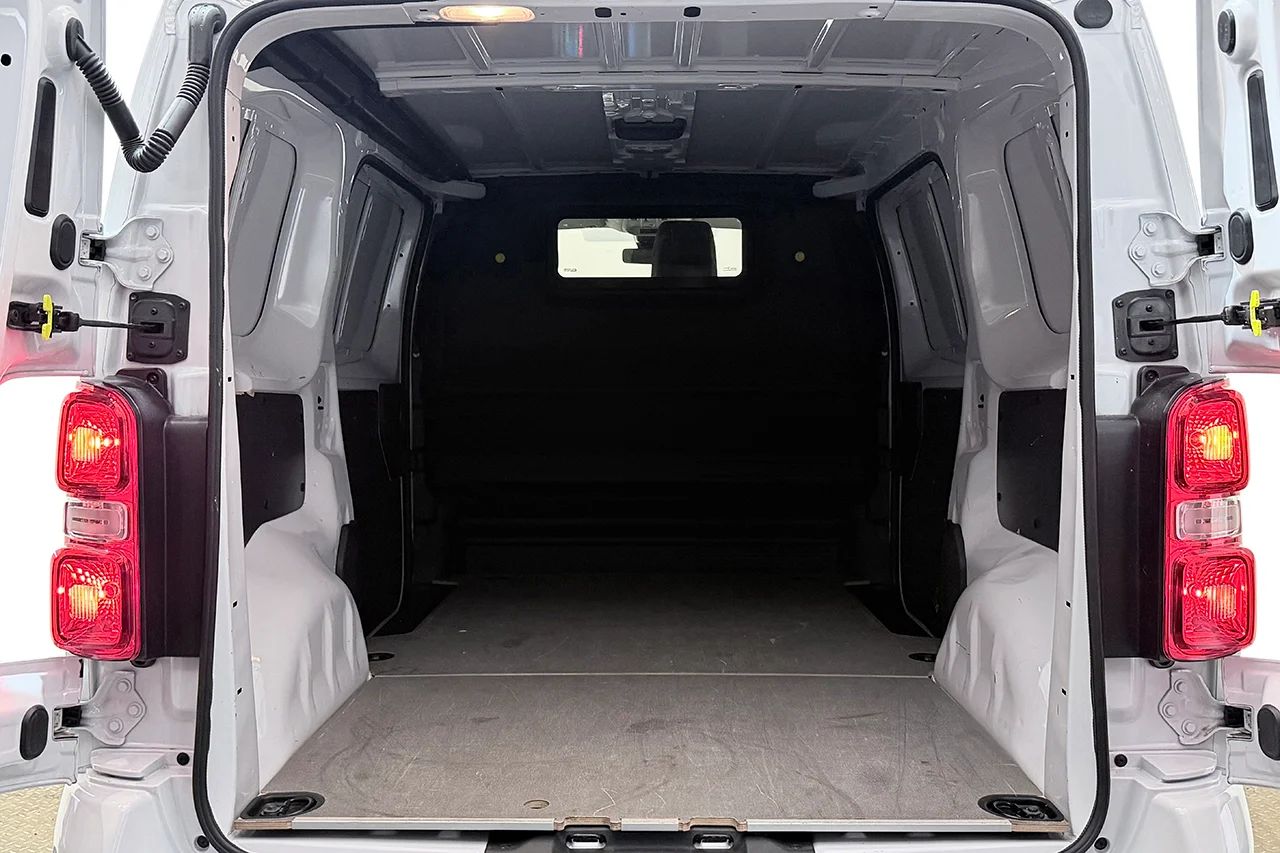 Toyota Proace Electric 75 kWh L2 Drag 2xSidodörr 3sits Navi MOMS – bild 10 av 26