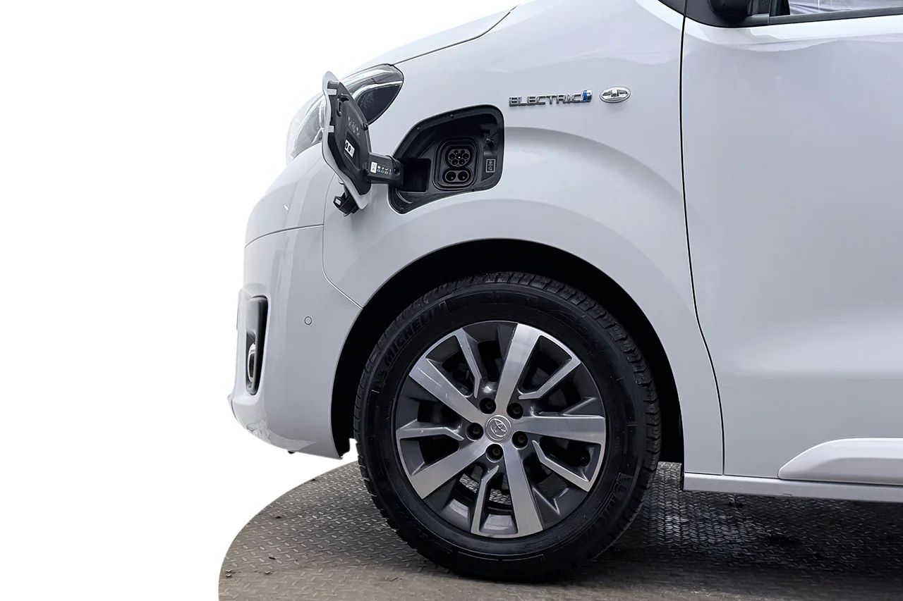 Toyota Proace Electric 75 kWh L2 Drag 2xSidodörr 3sits Navi MOMS – bild 26 av 26