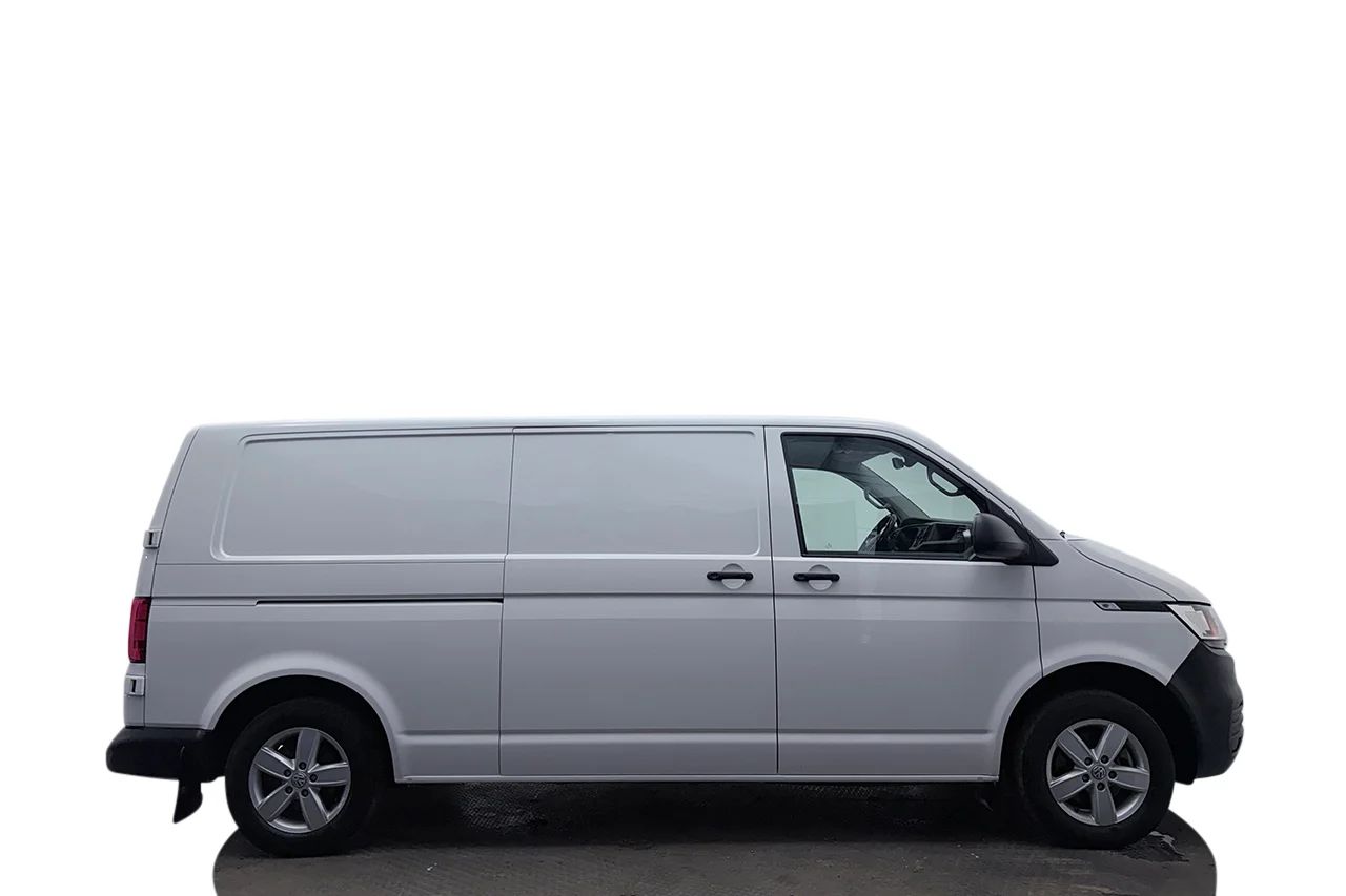 Volkswagen e-Transporter LWB 37.3 kWh Drag Inredd 3-sits CCS Kamera MOMS – bild 4 av 28