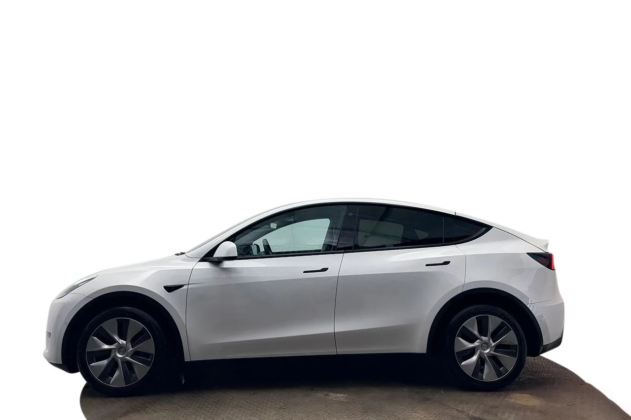 Tesla Model Y Long Range AWD Pano Kameror Premiumljud V-Pump MOMS 514hk – bild 8 av 32