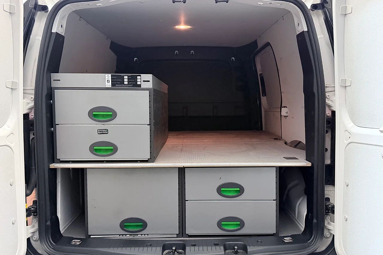 Volkswagen Caddy Cargo 2.0 TDI Aut Inredd Drivepkt Värmare MOMS 122hk – bild 12 av 29