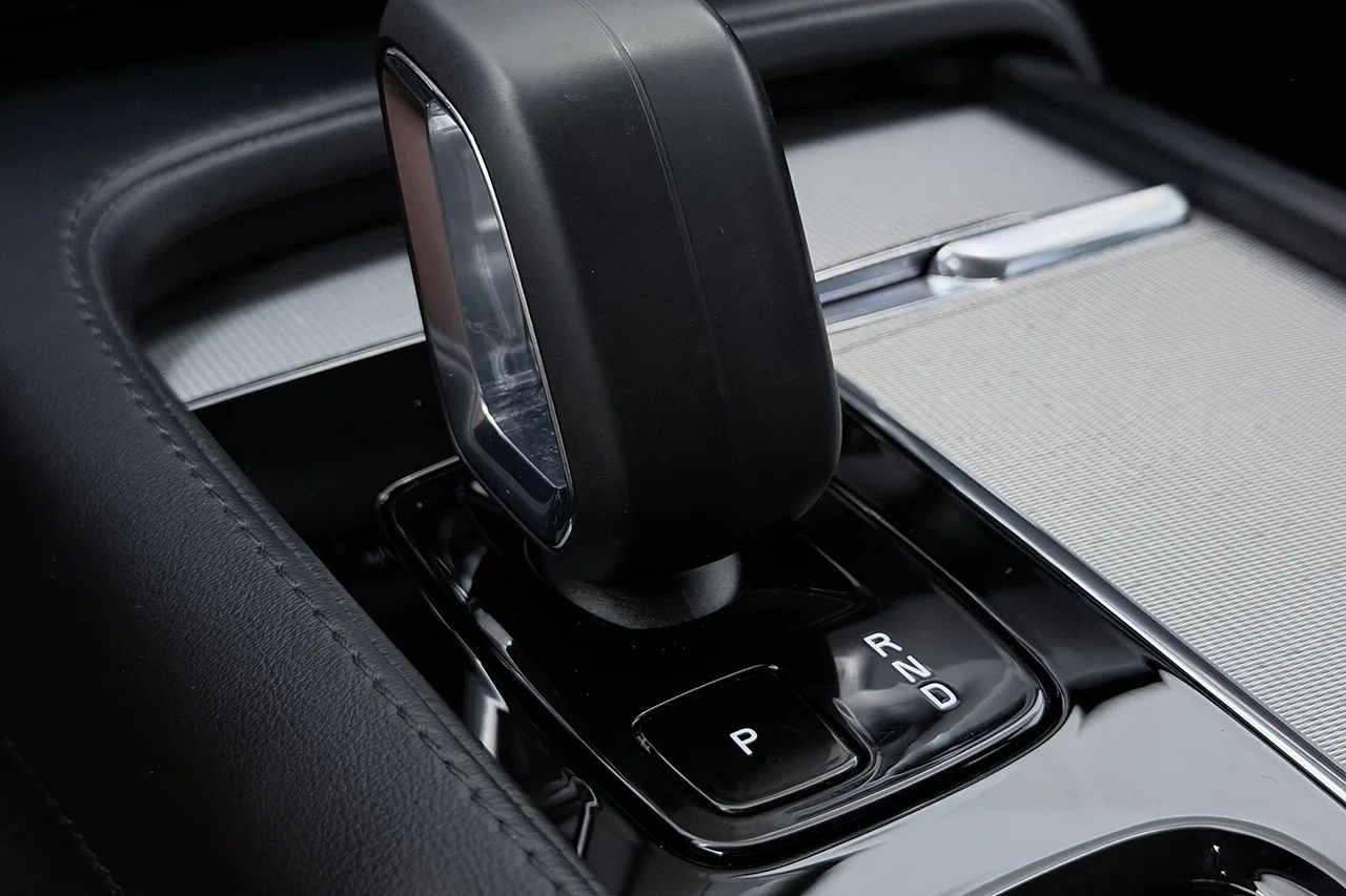 Volvo XC90 Recharge T8 AWD Plus Bright 7-sits Läder Drag H/K P-Klimat BLIS 456hk – bild 30 av 35