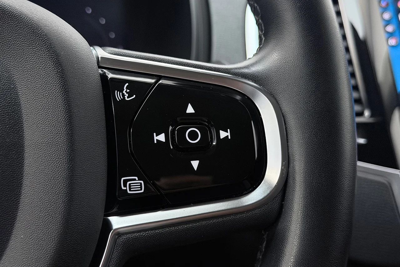 Volvo XC90 Recharge T8 AWD Plus Bright 7-sits Läder Drag H/K P-Klimat BLIS 456hk – bild 21 av 35