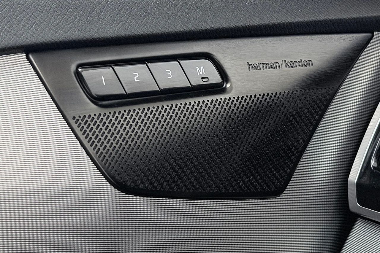 Volvo XC90 Recharge T8 AWD Plus Bright 7-sits Läder Drag H/K P-Klimat BLIS 456hk – bild 12 av 35
