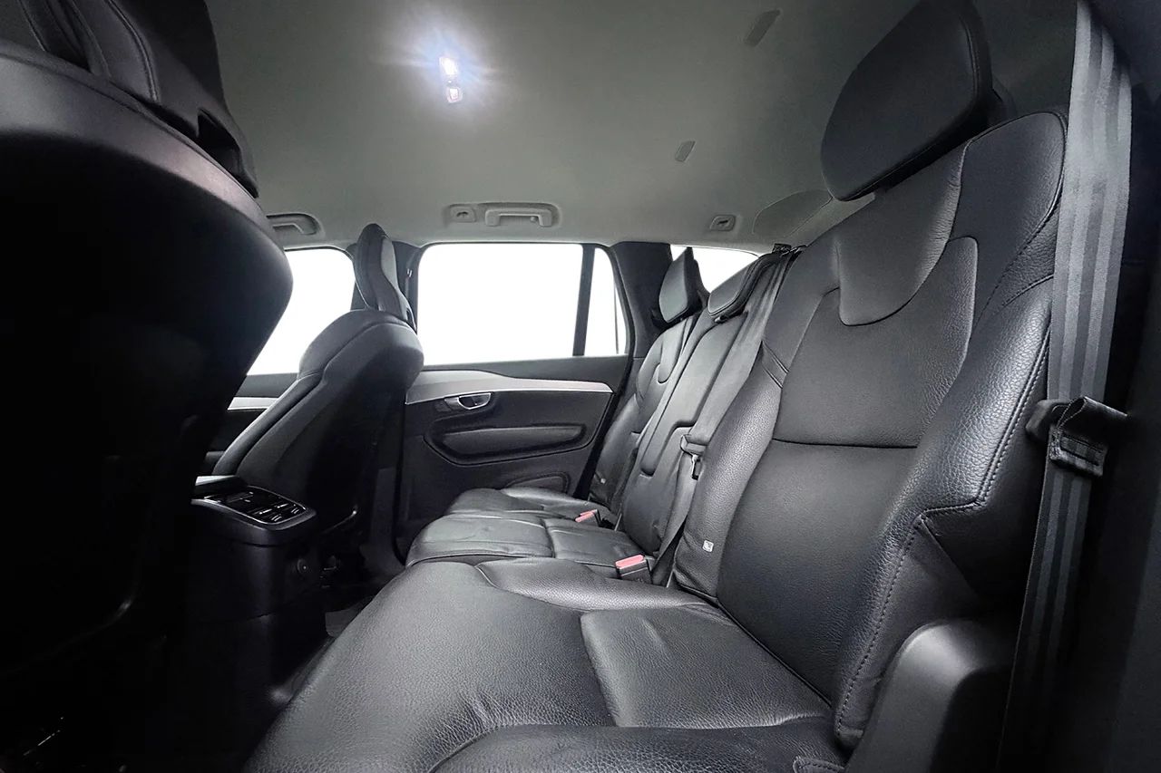 Volvo XC90 Recharge T8 AWD Plus Bright 7-sits Läder Drag H/K P-Klimat BLIS 456hk – bild 13 av 35
