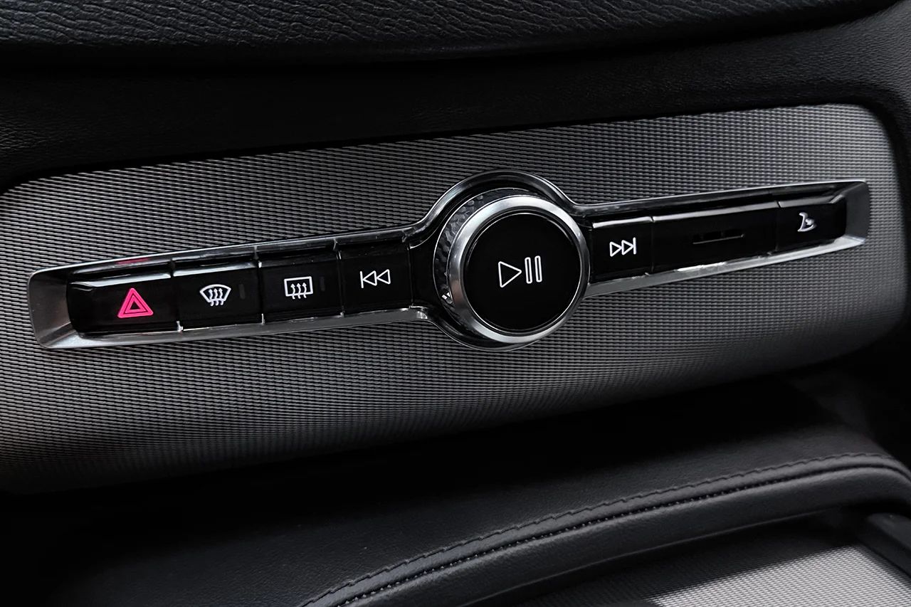 Volvo XC90 Recharge T8 AWD Plus Bright 7-sits Läder Drag H/K P-Klimat BLIS 456hk – bild 29 av 35
