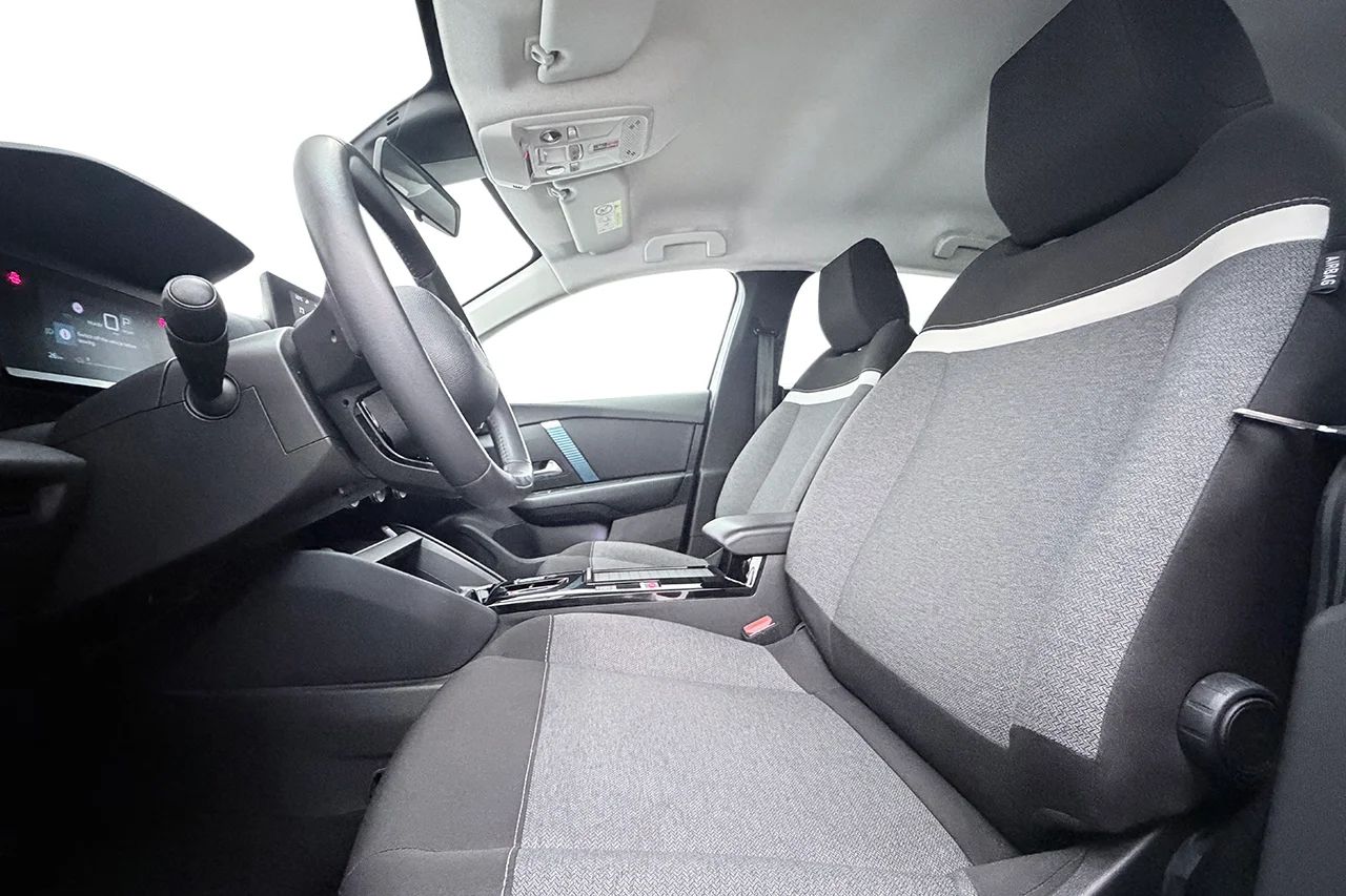 Citroën ë-C4 CCS Värmare P-Sens LED Fullserv@Citroen 136hk – bild 11 av 30