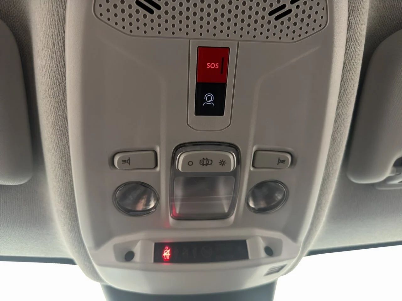 Citroën ë-C4 CCS Värmare P-Sens LED Fullserv@Citroen 136hk – bild 27 av 30