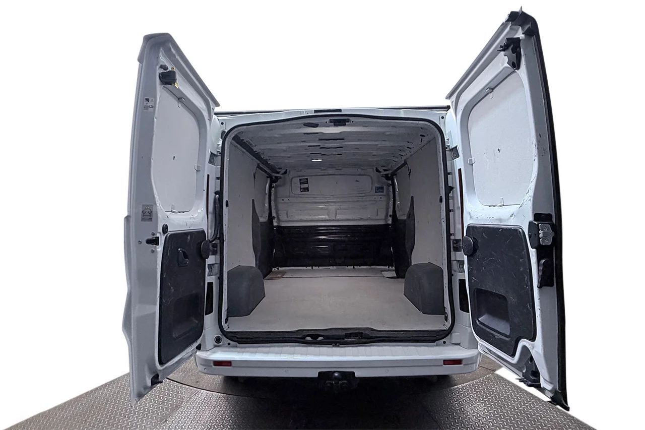 Renault Trafic Skåp 3.0t 2.0 L2 2xSidodörr Drag Värmare Navi Kamera 3sits – bild 7 av 30