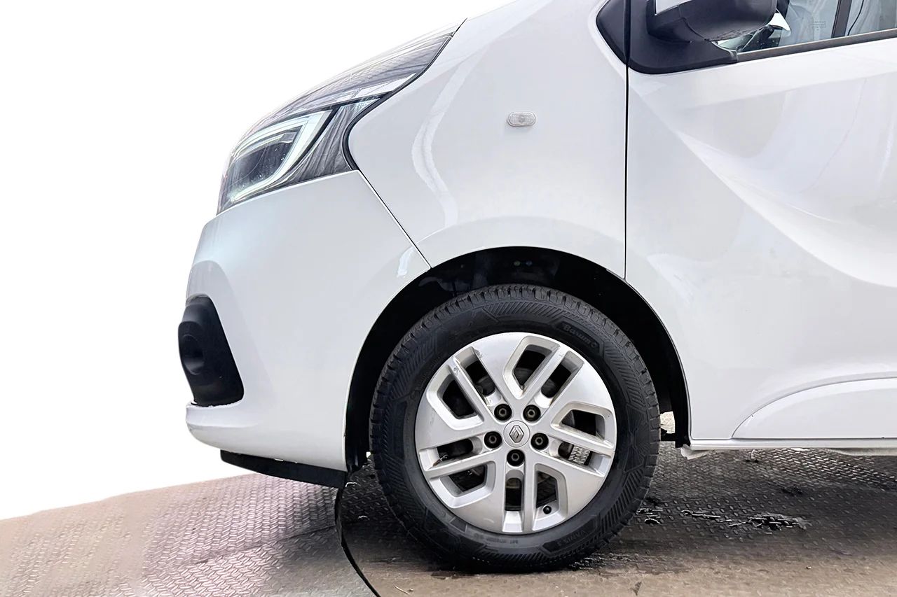 Renault Trafic Skåp 3.0t 2.0 L2 2xSidodörr Drag Värmare Navi Kamera 3sits – bild 10 av 30